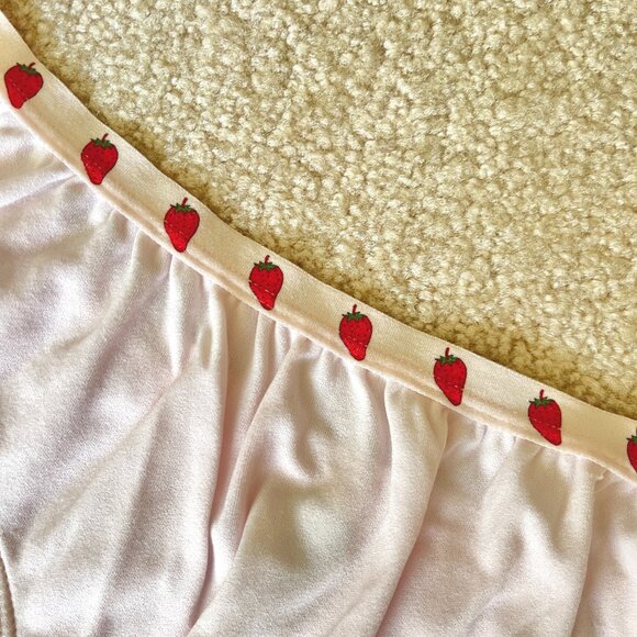 Baby Pink Panties with Strawberry Trim – Size XS 🍓 - Picture 2 of 5